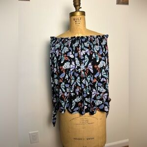 We The Free off shoulder floral top with ties on end of sleeves size small NWT